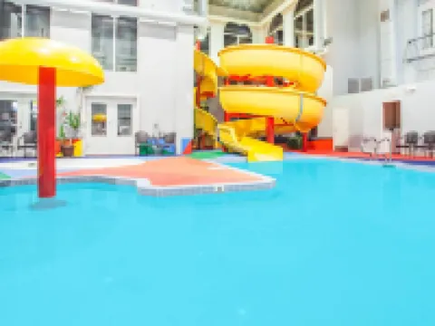 Super 8 by Wyndham Castlegar BC キャッスルガーのホテル