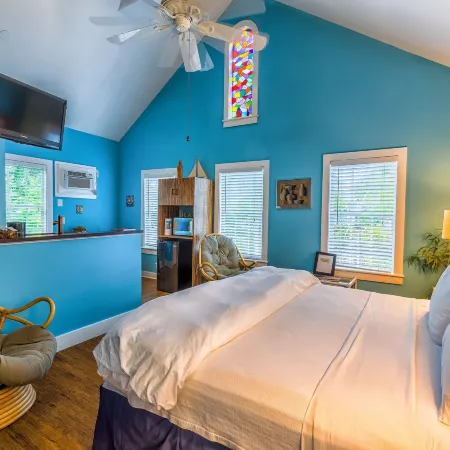 Seascape Tropical Inn