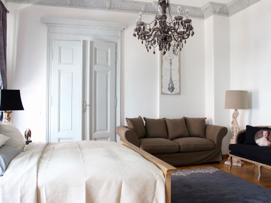 Leon Suite Apartments