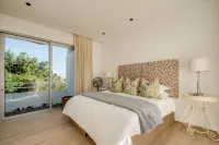 Six Bedroom Holiday Villa on Three Levels w Pool Silvertree Hotels in 