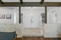 Cozy Modern 3 Bed 2 Bath Home - Round Rock / Austin Hotels in Round Rock