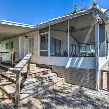 Angler's Getaway: Homosassa Home w/ Boat Dock!