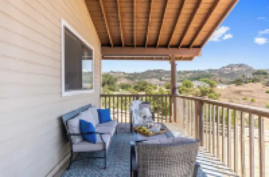 風景甲板帶日落景觀靠近特曼庫拉酒莊Estrada Ranch by Avantstay 彩虹酒店