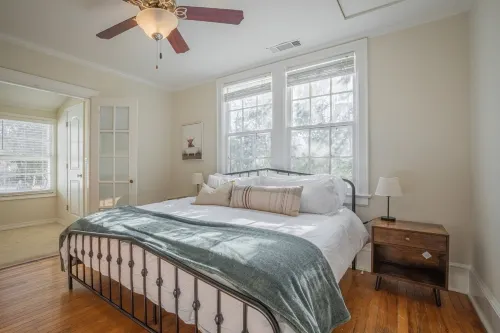 Classic City Apartment w/ Firepit