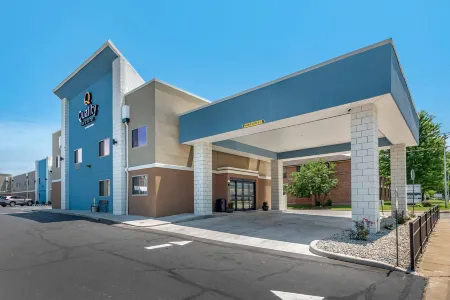 Quality Inn & Suites Evansville Downtown