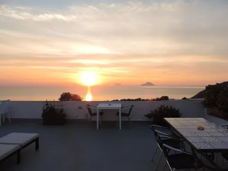 Charming 1-bedroom apartment with WiFi, AC in lovely Lipari