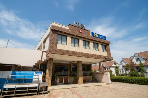 Via Elysian Grand - 3 Kms from Chaudhary Charan Singh International Airport Lucknow Hotels in Sarai Sahjadi