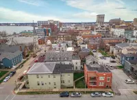 The Harrison D / Steps from EVV Riverfront 1BD/1BA Apartment