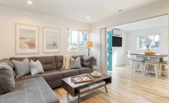 Velvet Sand II by AvantStay Steps to Newport Beach