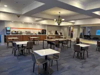 La Quinta Inn & Suites by Wyndham Longview North - breakfast