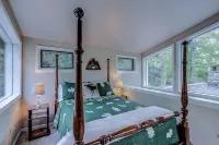 Surrounded by Nature, Minutes from Blowing Rock & Parkway! - 4-Star