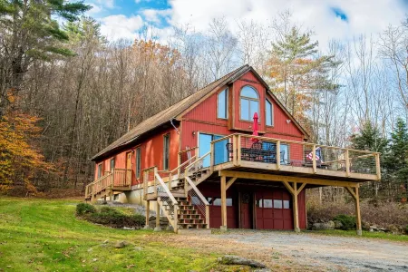 Cozy Vermont Cabin · Mountain Views · Near Okemo
