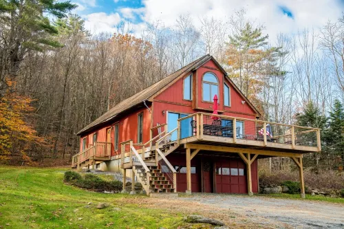 Cozy Vermont Cabin · Mountain Views · Near Okemo Hotels in Chester