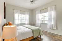 Explore Dtwn Crystal River: Walkable Duplex Unit