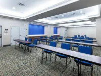 Hampton Inn & Suites by Hilton Dallas I-30 Cockrell Hill Hotels near Kessler Theater