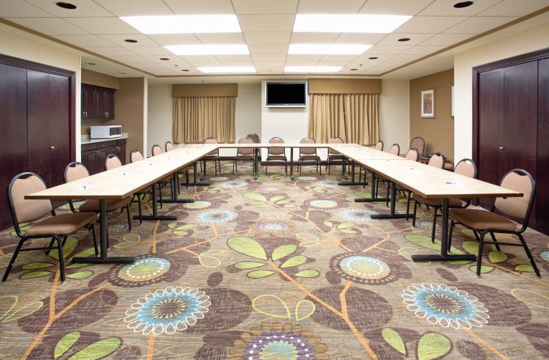 Holiday Inn Express & Suites Minot by IHG photo 4