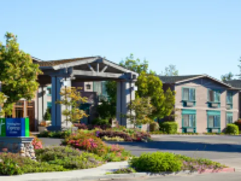 Holiday Inn Express & Suites CARPINTERIA by IHG Hotels in Carpinteria