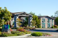 Holiday Inn Express & Suites Carpinteria Hoteles en Carpintería