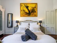 Luxury Colonial Terrace House in the Rocks Hotels in Millers Point
