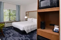 Fairfield Inn & Suites Canton Hotels in Plain Township