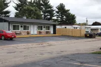 Best Nights Inn - Sparta - parking