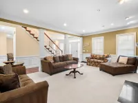 Pool - 7 Bedrooms - Close to beach ブリゲンティーンのホテル