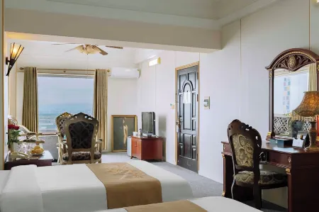 Classic Hoang Long Hotel