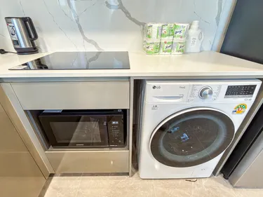 รูปภาพของLuxury Downtown Bangkok 2BR 2BA · Sky Pool Gym · 5MIN Walk to Siam Paragon