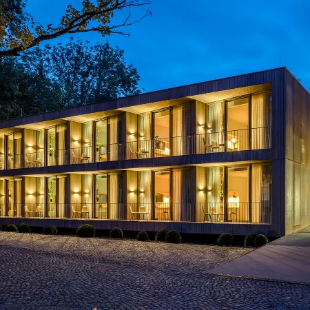 La Maison Hotel