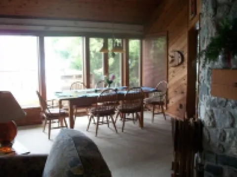 Beautiful Family House on the Lake