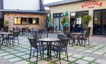 The Grand Palace Hotel