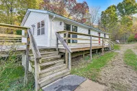 Dirt Road Digs - Quiet Home in Lakeville!
