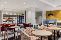 Home2 Suites by Hilton Ames - Family