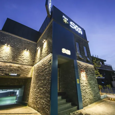 Suwon Haenggung-dong Sunstar