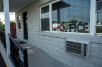 Rainbow Motel