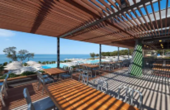 Maistra Select Amarin Resort