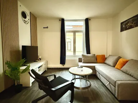 Gare du Midi for 3-4 people