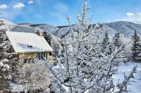 Colorado Escape w/ Pool Access & Mountain Views! - Lejligheder