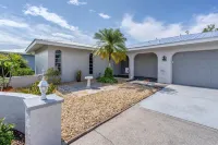 Punta Gorda Isles South Facing Pool, Dog Friendly, Less Than 2 Miles To Downtown 3 Bedroom Home - balcony
