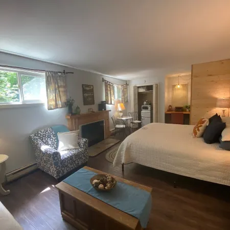 Manitou Lodge