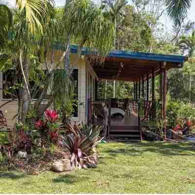 WYBALENA Entire Private Home, Ocean and valley views Tropical Oasis Pool Garden Hotel Exterior