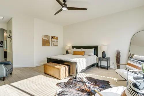 Family Getaway w/ Outdoor Oasis in Goodyear! - Bathtub