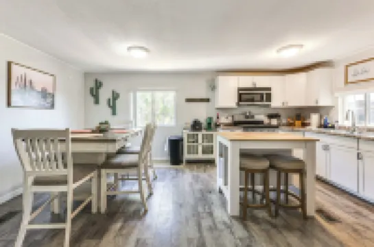 更新逃生房，帶遊戲房，距離河邊1個街區！ 布爾黑特市住宿飯店