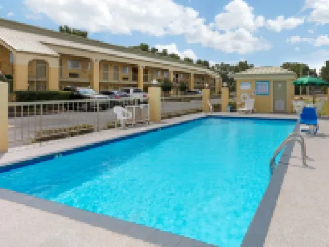 Quality Inn Hotels in Pike County