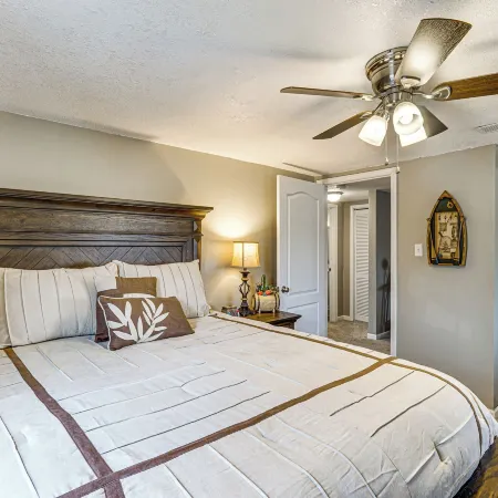 Truman Lake Retreat: Relax and Unwind