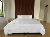 Escape to Serenity: Luxurious Villa with Pool and Breathtaking Views Hotels in Restrepo