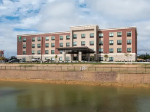Holiday Inn Express & Suites WENTZVILLE ST LOUIS WEST by IHG Hotels in St. Charles County