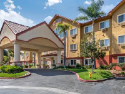 Comfort Suites Near Six Flags Magic Mountain Hotels in Stevenson Ranch