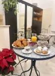 Flame B&B - Elegant Rooms - breakfast