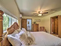 Historic Disney Home w/ Grill, Walk to Lake! Hoteles en Condado de Mayes